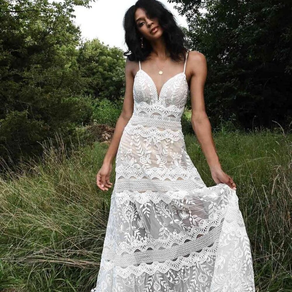 Lace All Who Wander Wedding Dress (Alyx, Size 12 street size 8-10)